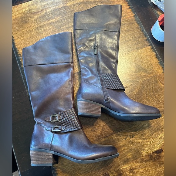 Vince Camuto tall boots size 9 EUC - Picture 1 of 6
